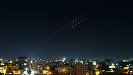 Irã afirma ter usado pela primeira vez um novo tipo de mísseis guiados em ataques contra Israel