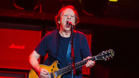 Stevie Young, guitarrista do AC/DC, é internado em Buenos Aires