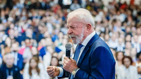 Lula relembra guerra do Iraque e dispara: 'a gente precisa parar de acreditar em mentiras'