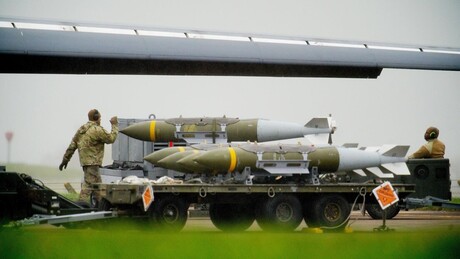 Aliado-chave dos EUA autoriza uso de suas bases para ataques no estreito de Ormuz