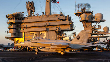 EUA e Israel atacam complexo de enriquecimento de urânio no Irã