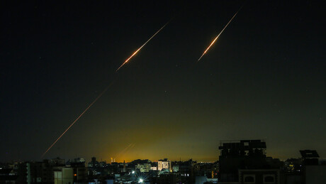 Israel reconhece que defesas do país falharam em conter mísseis balísticos lançados pelo Irã