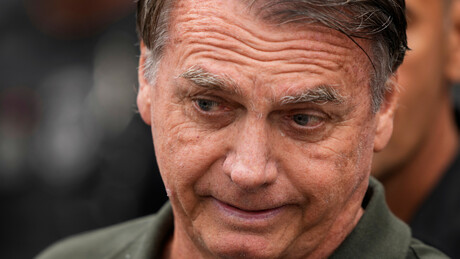 Bolsonaro deve deixar UTI nas próximas 24h, diz boletim