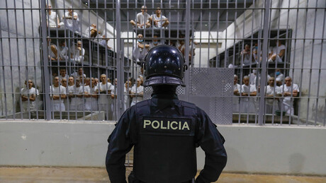 Prisão perpétua para menores? Conheça proposta severa de Bukele em El Salvador