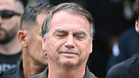 Moraes concede prisão domiciliar temporária para Bolsonaro
