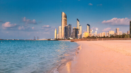 Destroços de míssil matam 2 pessoas e ferem outras 3 nos Emirados Árabes