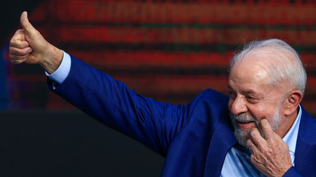 Lula faz piada sobre cães com empresário chinês: 'Aqui no Brasil, gostamos muito de cachorro'