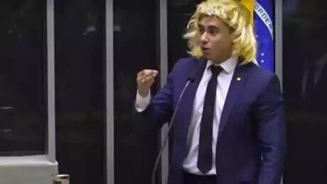Justiça anula condenação de Nikolas Ferreira por discurso com peruca na Câmara