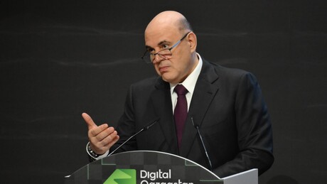 Modelos de IA domésticos superam concorrentes estrangeiras, declara premiê da Rússia