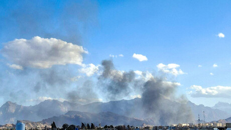 Um bombardeio americano-israelense atinge uma usina nuclear no Irã