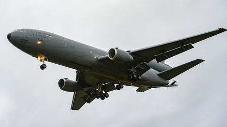 Irã destrói dois aviões de reabastecimento americanos — Tasnim