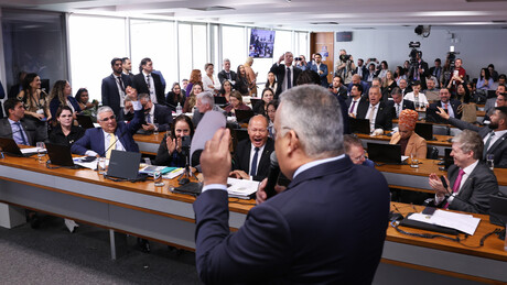 CPI do INSS rejeita relatório que indiciava Lulinha e encerra atividades sem conclusões