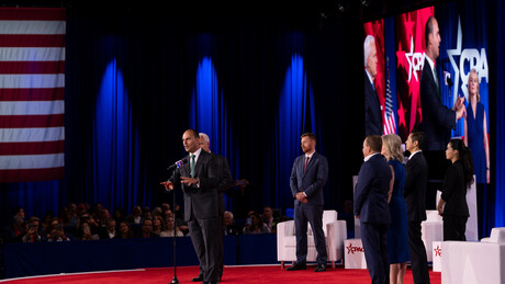 Eduardo defende anistia a Bolsonaro e impeachment de Moraes em evento conservador nos EUA