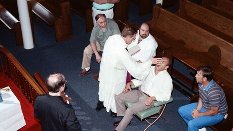 Demanda por exorcistas tem aumento de 650% nos últimos anos nos EUA