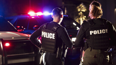 Ex-funcionário do governo Biden matou a namorada enquanto ela tomava banho