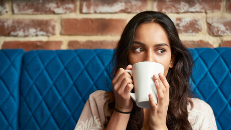 Café, chá e refrigerante: o que seu copo diz sobre risco de demência