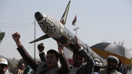 Israel sofre ataques simultâneos de mísseis do Irã e do Iêmen