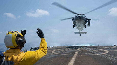 Um dos pilotos do caça norte-americano abatido no Irã teria sido resgatado, segundo relatos
