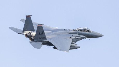 EUA resgatam piloto de caça F-15E derrubado pelo Irã