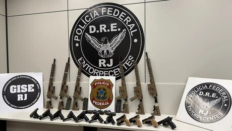 Bonnie e Clyde do Rio de Janeiro? PF apreende seis fuzis e 11 pistolas com casal