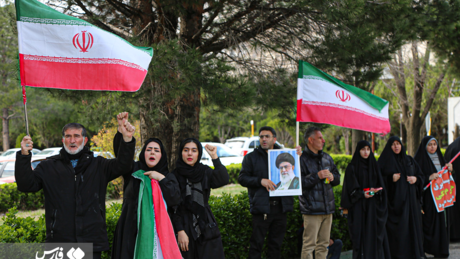 Iranianos se mobilizam para formar escudos humanos ao redor de usinas