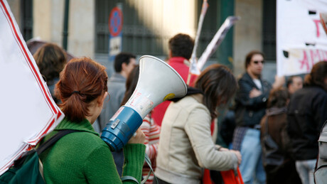Lei sobre terrorismo na Flórida levanta preocupações sobre liberdade de expressão