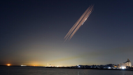 Irã ameaça os EUA e seus aliados de privar o acesso ao petróleo e gás da região 'durante anos'