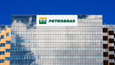 China aumenta em quase 100% compra de petróleo brasileiro