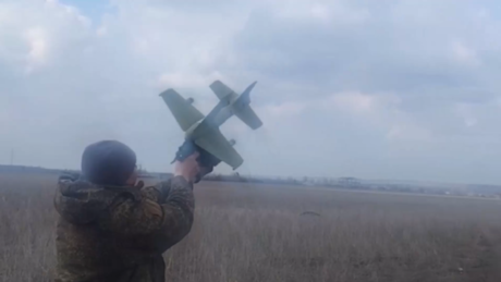 VÍDEO: Drones russos, sem ogiva, são a nova 'arma secreta' contra drones ucranianos