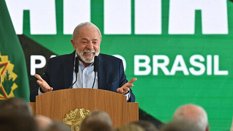 Lula contrasta educação à moda antiga com desafios do mundo digital