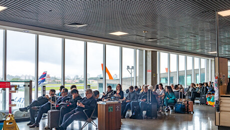 Aeroportos de Congonhas e Guarulhos cancelam voos nesta sexta-feira após pane elétrica