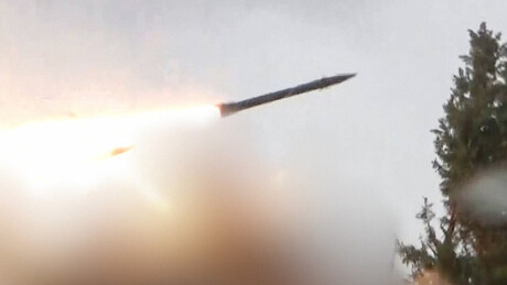 VÍDEO: Hezbollah lança saraivada de mísseis contra base de Israel