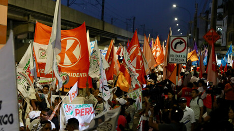 Nove presidentes em dez anos: Peru vai às urnas em eleição fragmentada