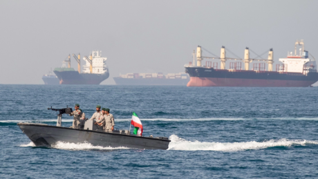 Irã diz que aproximação de navios de guerra ao Estreito de Ormuz seria violação do cessar-fogo