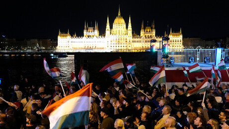 'Acelerará colapso da UE': Enviado de Putin comenta derrota de Viktor Orbán