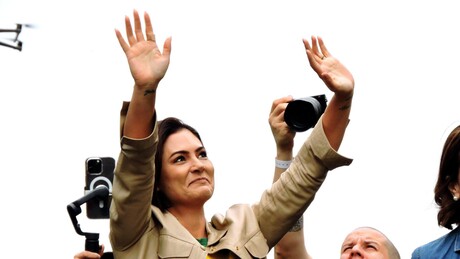 Michelle Bolsonaro publica mensagem bíblica em meio a tensões entre aliados