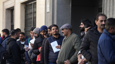 Espanha regularizará meio milhão de imigrantes