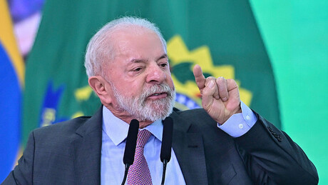 Lula presta solidariedade ao Papa Leão XIV após insultos de Trump