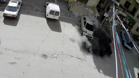 VÍDEO: Momento em que drone israelense lança uma bomba em área residencial do Líbano