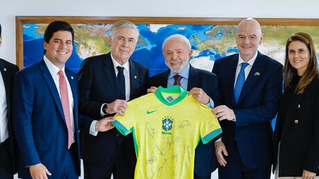 Lula revela que Ancelloti perguntou sua opinião sobre possível convocação de Neymar