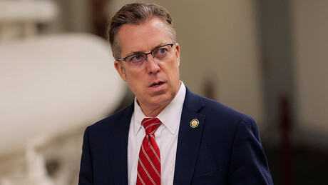 'Estupradores deveriam ser enforcados', diz parlamentar norte-americano