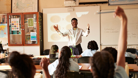 Rússia 'está pronta para promover educação de qualidade, apoiar jovens e mulheres pesquisadoras'