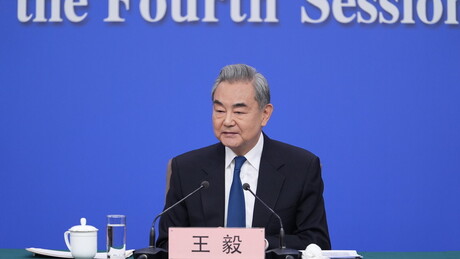 China alerta para 'fase crítica' na guerra entre EUA e Irã