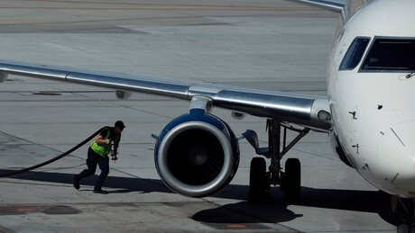 Petrobras aposta no etanol para produzir combustível de aviação em larga escala