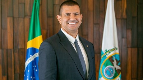 Eleição contestada e sem concorrentes leva Douglas Ruas à presidência da Alerj com 44 votos