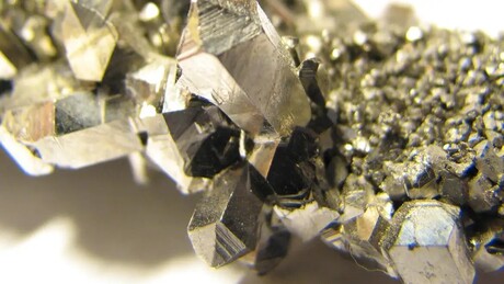 PT discute estatal de minerais críticos para eleições de 2026 — Poder360