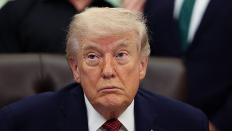 Aprovação de Trump despenca para nível recorde