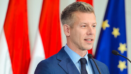 Líder eleito da Hungria faz dura advertência a Zelensky: 'Não vamos aceitar nenhuma chantagem'