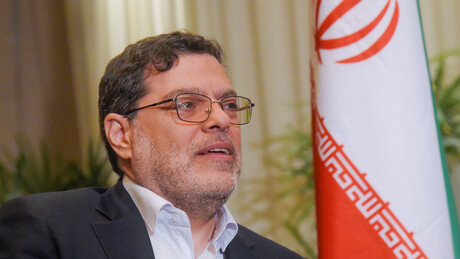 Ex-assessor iraniano apela pela evacuação total dos países do Golfo