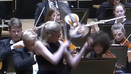 VÍDEO: Violino de US$ 1 milhão voa pelos ares durante concerto